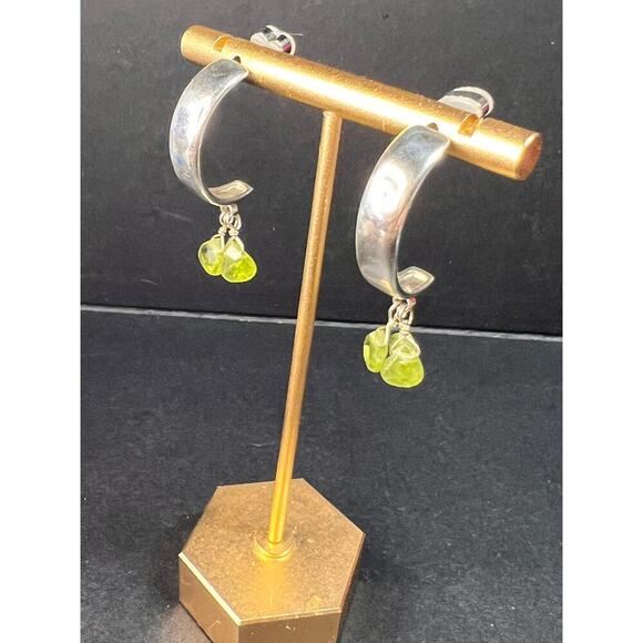 NEW peridot sterling silver crescent hoop earrings - Picture 11 of 16